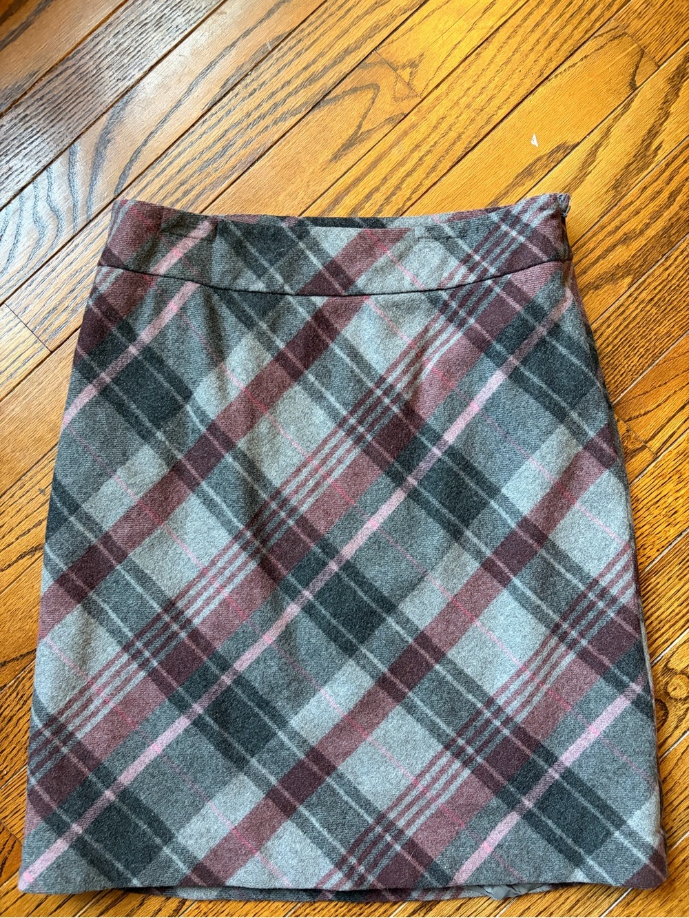 Ann Taylor Plaid Pencil Skirt in Gray, Burgundy, and Pink